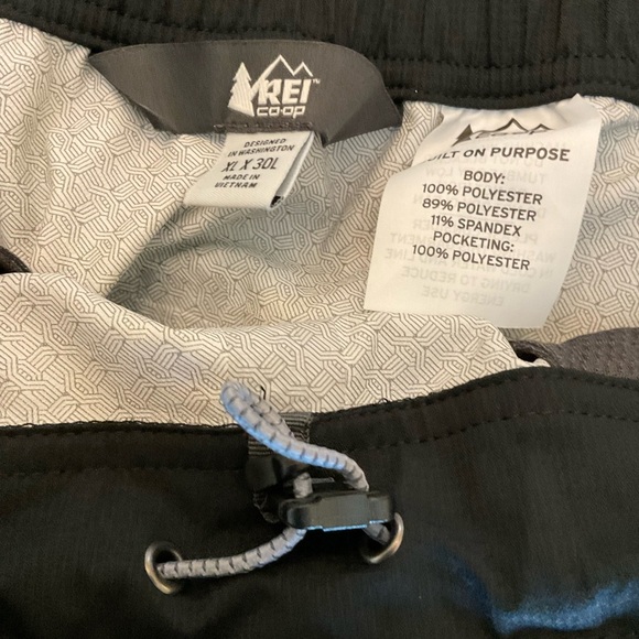 REI Co-op Men’s Waterproof Rain Pants - Picture 8 of 10
